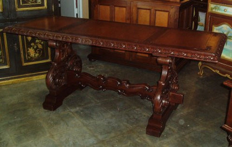 Leather Isabellina Desk