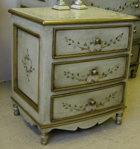 Nightstand, roses with ribbon
